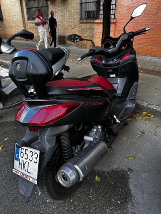 Yamaha XMAX 125 Negra/Roja