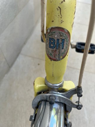 Bicicleta infantil rosa para restaurar