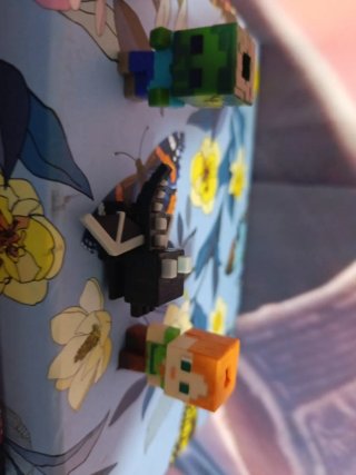 Figuras Minecraft Kinder