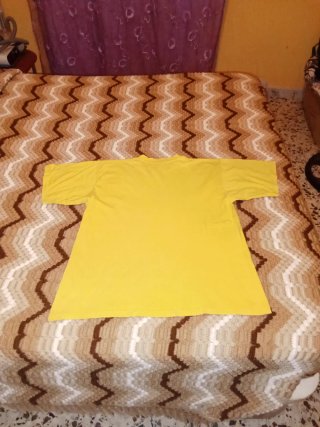 Camiseta amarilla manga corta