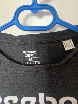 Camiseta GAP Azul + camiseta Reebok gris (Talla M)