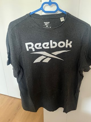 Camiseta GAP Azul + camiseta Reebok gris (Talla M)