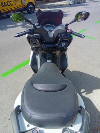 Kymco K-XCT 125i ABS blanca. Hospitalet-Barcelona
