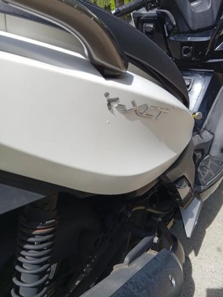 Kymco K-XCT 125i ABS blanca. Hospitalet-Barcelona