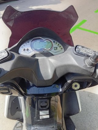 Kymco K-XCT 125i ABS blanca. Hospitalet-Barcelona