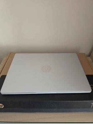 HP OmniBook 5 Snapdragon X Plus 32GB RAM 1TB SSD