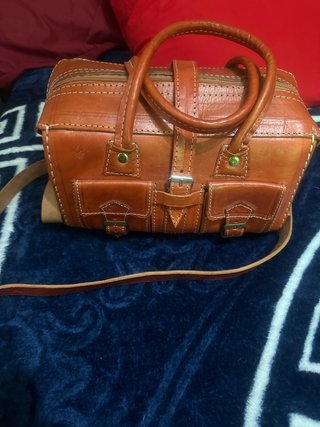 Bolso de cuero marrón