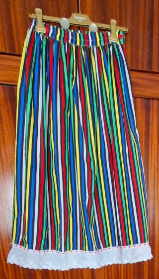Falda campesina tela fina talla s