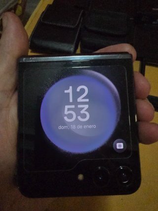 ZFlip 5 grigio + Samsung Galaxy Watch 3