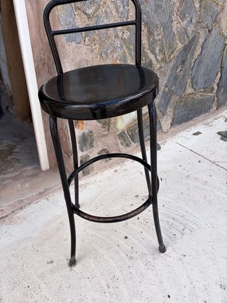 Taburete alto negro