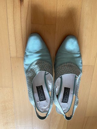 Bolso y zapatos turquesa