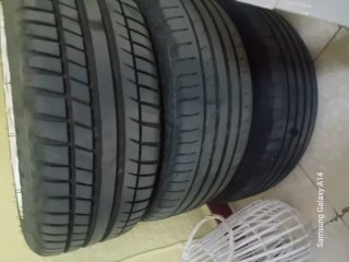 Llantas de aleación con gomas