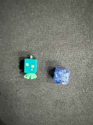2 Cubos Minecraft Kinder Coleccionables