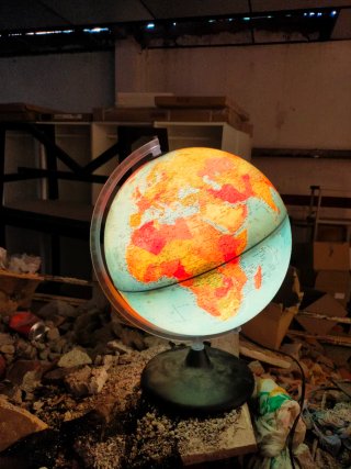 Globo terráqueo luminoso