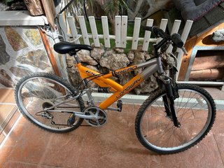 Bicicleta Montaña Naranja y Gris