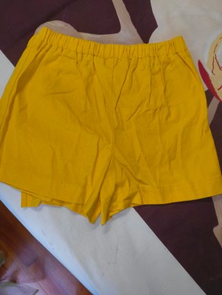 Falda pantalón de niña color mostaza con lazo
