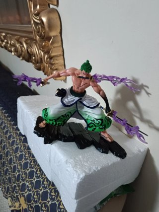 Figura Anime en posición de batalla 17cm aproximad