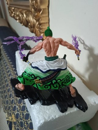Figura Anime en posición de batalla 17cm aproximad