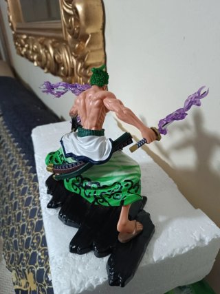 Figura Anime en posición de batalla 17cm aproximad
