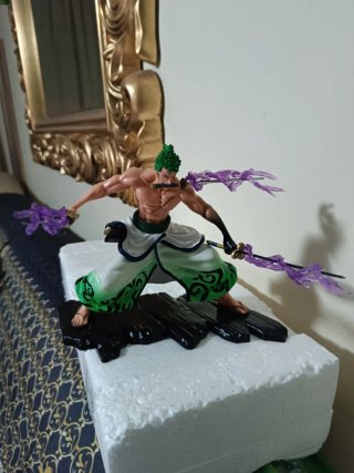 Figura Anime en posición de batalla 17cm aproximad
