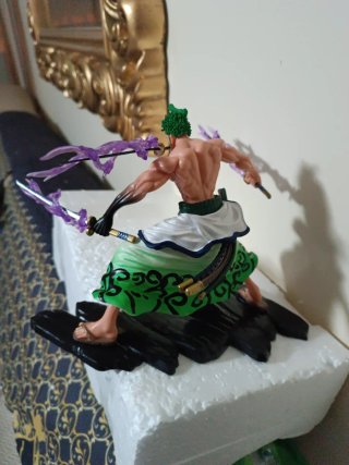 Figura Anime en posición de batalla 17cm aproximad