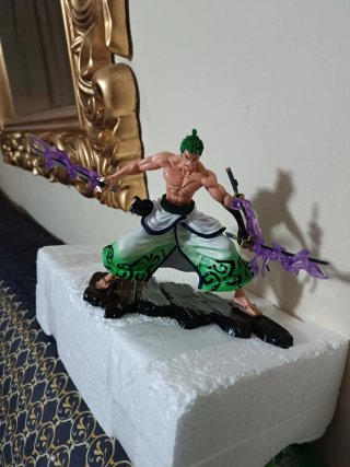 Figura Anime en posición de batalla 17cm aproximad
