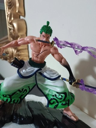 Figura Anime en posición de batalla 17cm aproximad