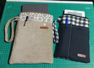 Funda tablet enguatada Tres Mariposas