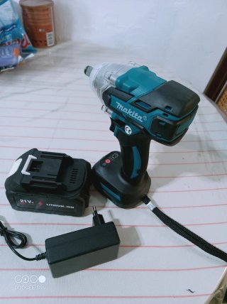 Makita Llave de Impacto ligera 18v.