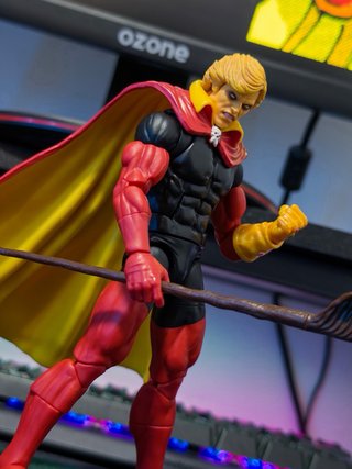 Adam Warlock Marvel Legends Figura