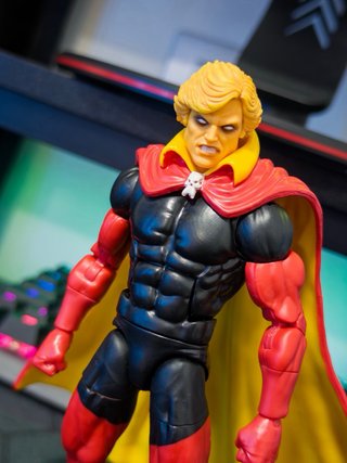 Adam Warlock Marvel Legends Figura