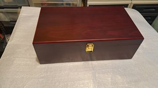 Trousse per vino con serratura dorata