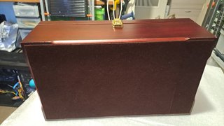 Trousse per vino con serratura dorata