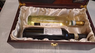 Trousse per vino con serratura dorata