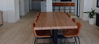 Mesa comedor diseño madera y metal