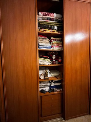 Armario corredero madera 3 puertas Casi nuevo