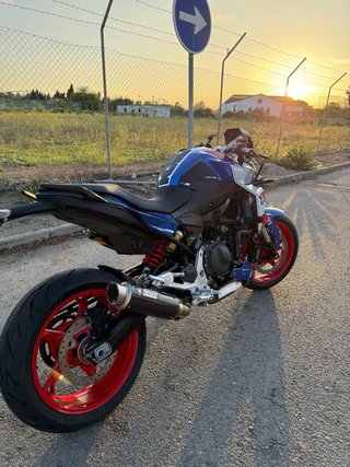 BMW F900R Sport con garantía hasta 2030