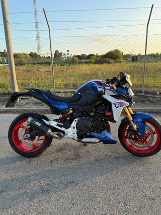 BMW F900R Sport con garantía hasta 2030