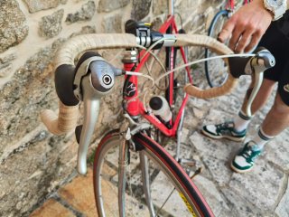 Bicicleta de carretera Zeus Z-4105 Roja