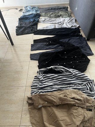 Lote Ropa Hombre: Camisas y Pantalones