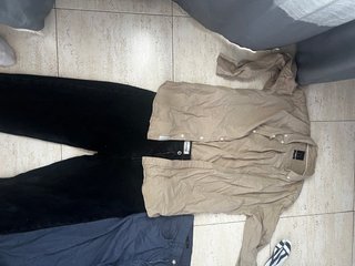 Lote Ropa Hombre: Camisas y Pantalones
