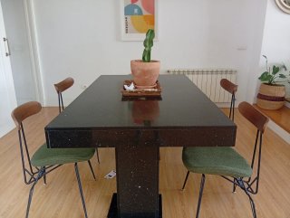 Mesa de comedor Silestone negra