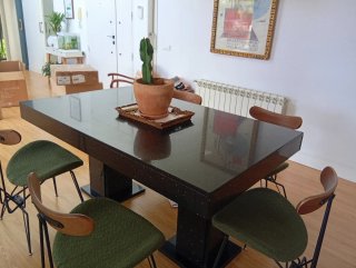 Mesa de comedor Silestone negra