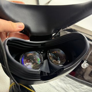 Visore PlayStation VR2 usato con accessori