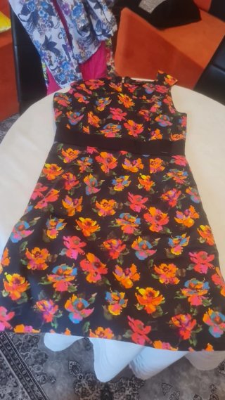 Vestido de mujer con estampado floral