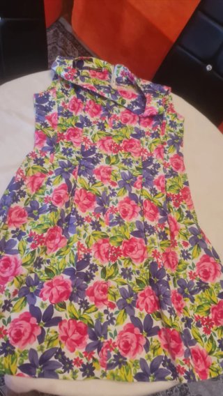Vestido de mujer con estampado floral