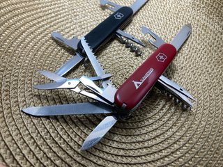 2 Canivetes Victorinox Ranger e Spartan