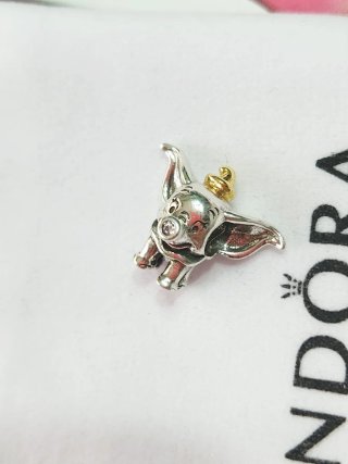 charm de Dumbo de la colección Disney x Pandora