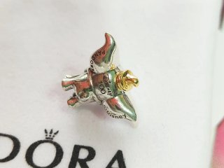 charm de Dumbo de la colección Disney x Pandora