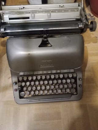 Máquina de escribir antigua